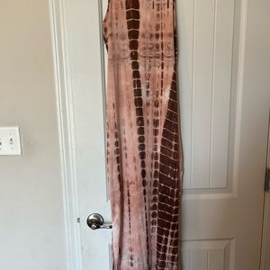 Brown/tan tie dye maxi dress. FN
